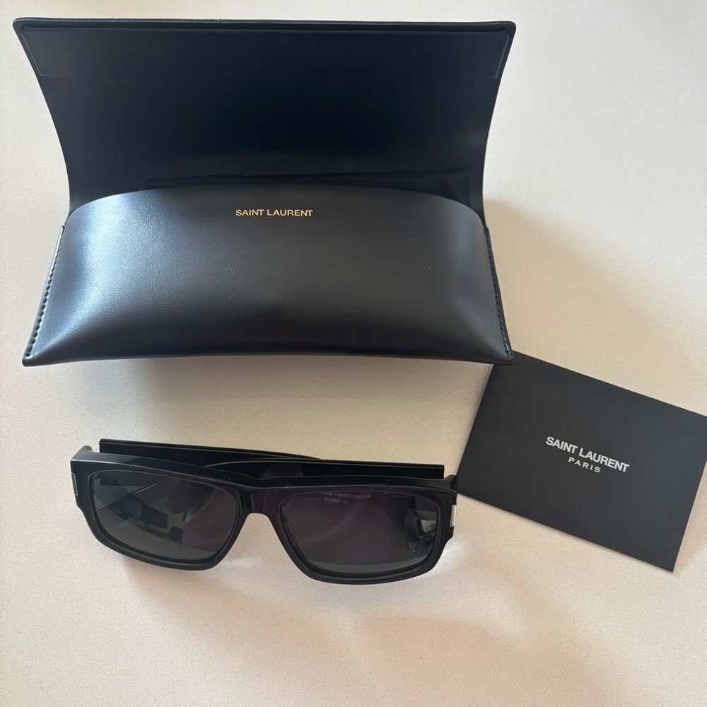 Saint Laurent Black Rectangular Sunglasses with Case - Unisex - scratch on lens